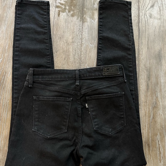 Levi’s High Rise Skinny Jeans - Picture 4 of 13